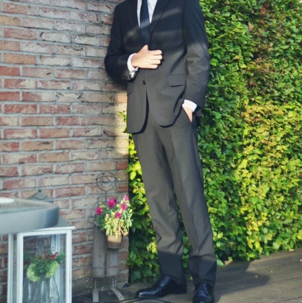 Geoffrey Bean Black Suit
